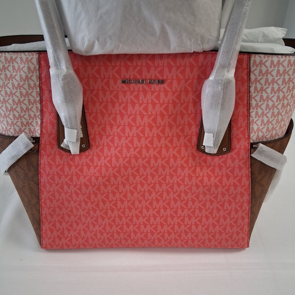 MICHAEL KORS EW TOTE – GERANIUM MULTI - Picture 3 of 5